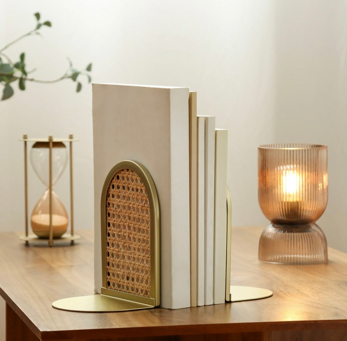 Bookends de Rattan y Metal Dorado