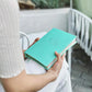 Biblia de la Mamá ocupada, NVI, Cuero Blando, Turquesa